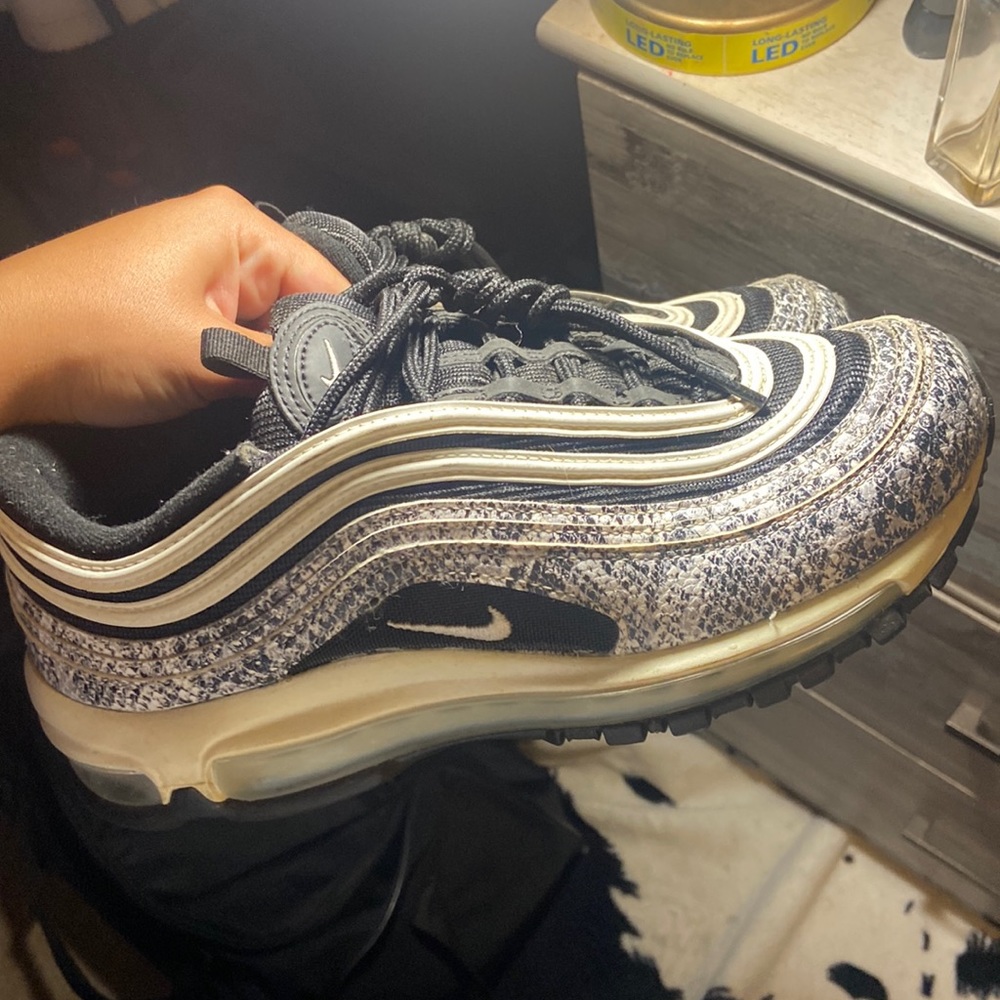 snakeskin nike air max